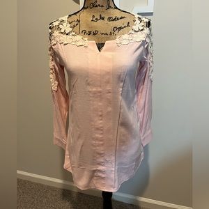 Beautiful Pink Blouse with Flower Lace Detailing Size Small NWT